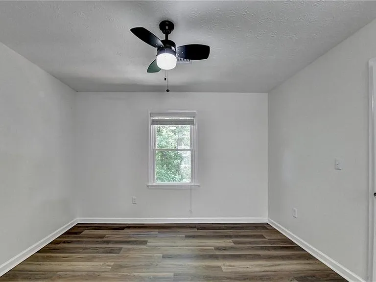 1530 Plunketts Rd — Photo 42