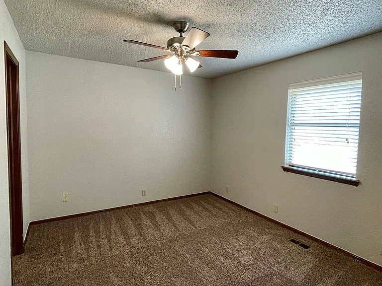 903 Northbrook Ave — Photo 17