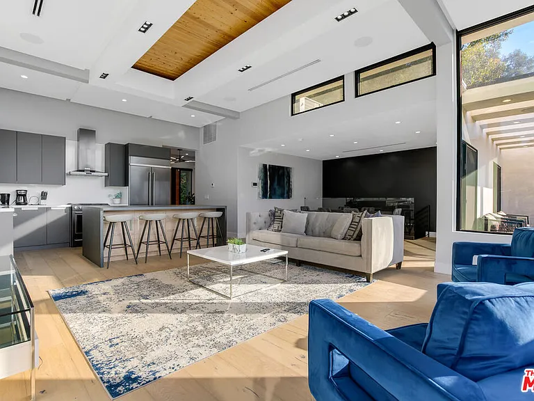 2515 Thames St — Photo 4