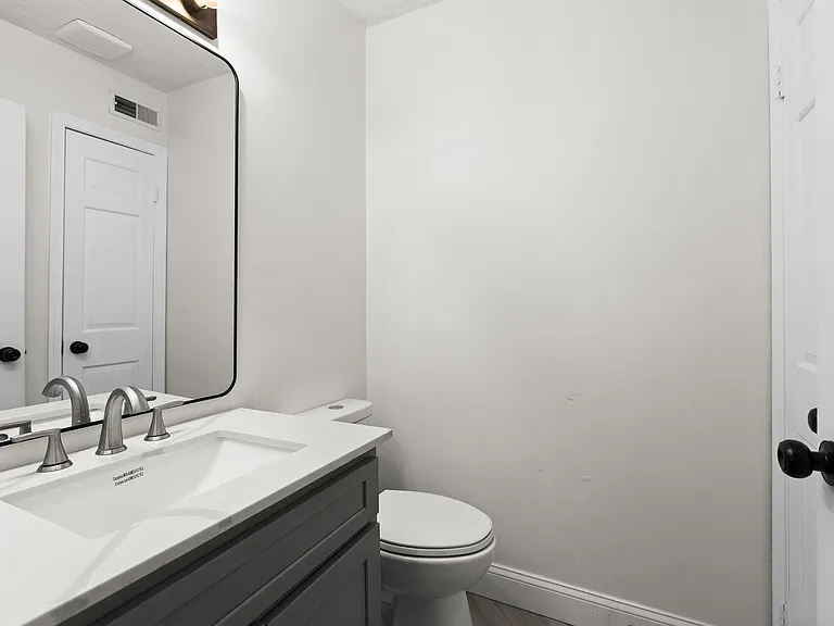 1303 W Meadowview Rd #F — Photo 7