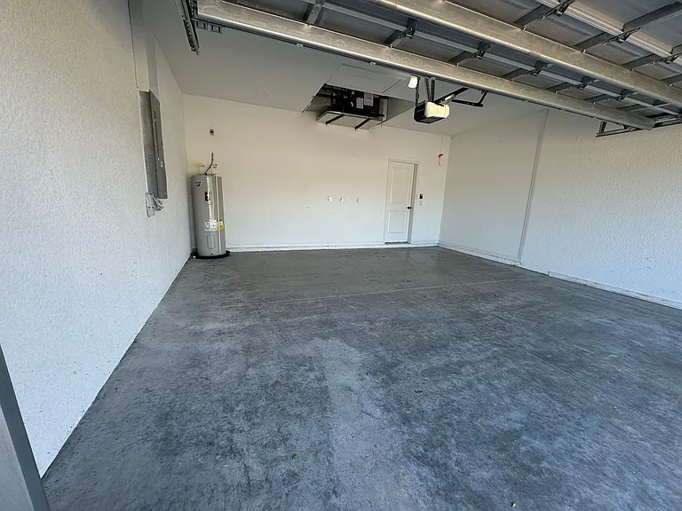 2233 S Chamberlain Blvd — Photo 20