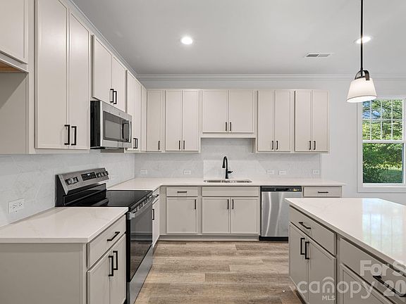 5th image of 3142 Dublin Rd