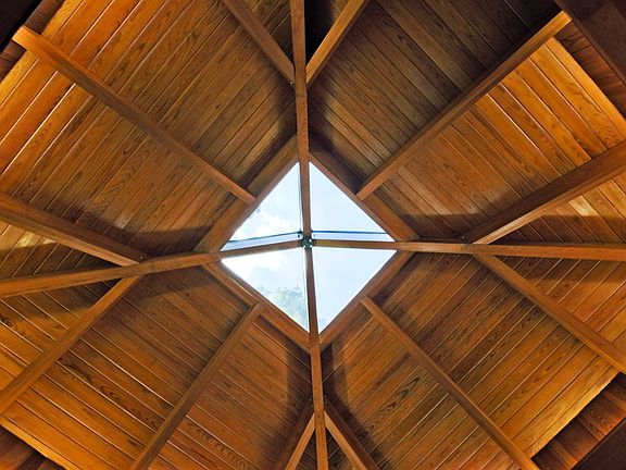 Ceiling detail in Breakfast 