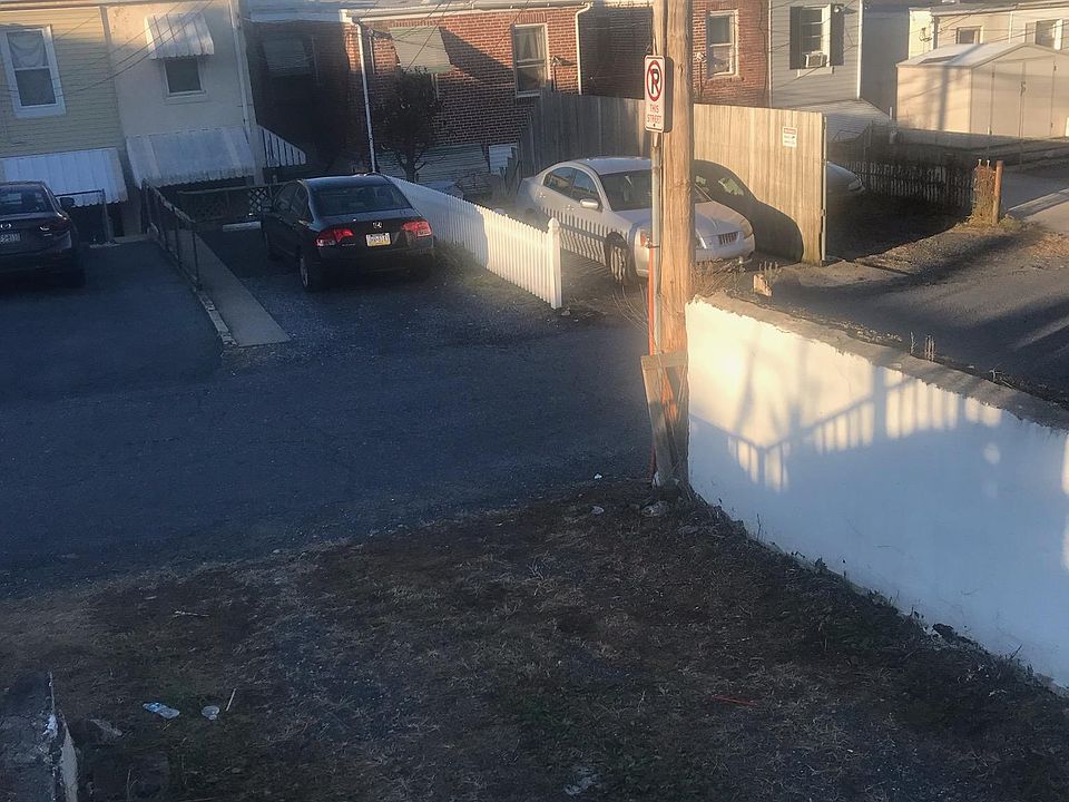 2nd image of 627 W Greenleaf St