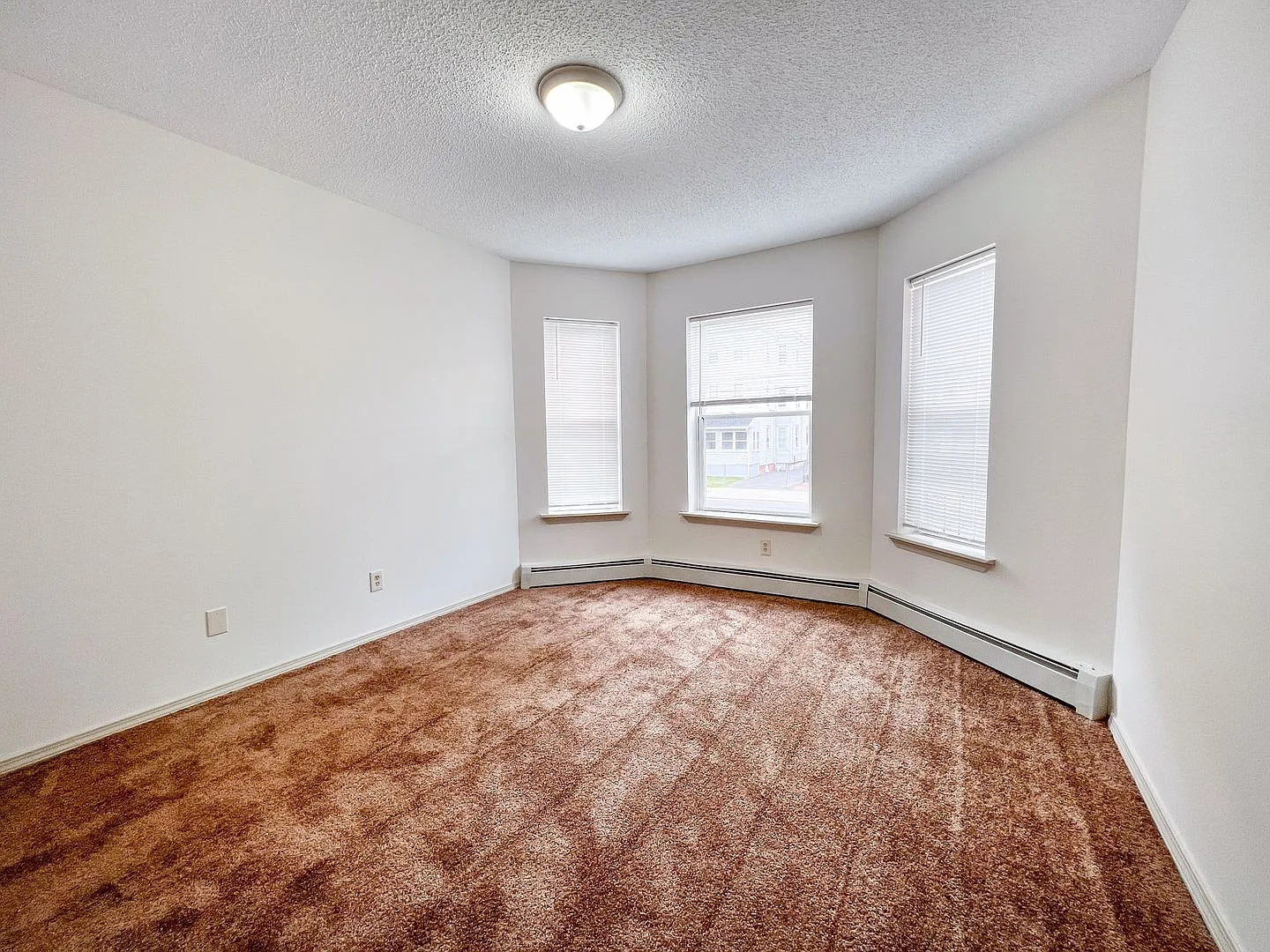 50 Elliott St / Jess Properties, LLC — Photo 4