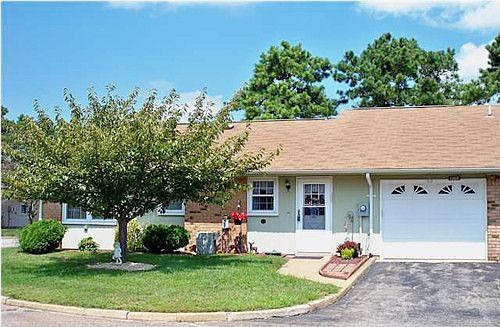 1st image of 138B Buckingham Dr