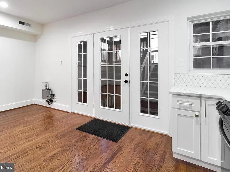 730 Newton Pl NW #1 — Photo 5