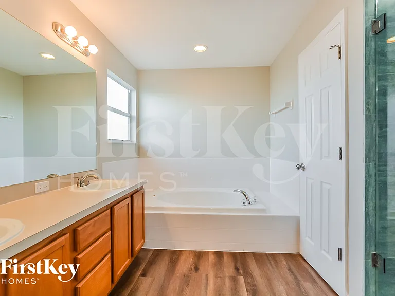 733 Wildflower Rd — Photo 6