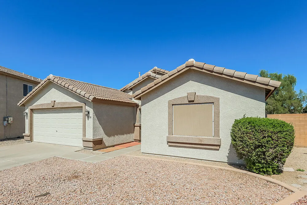 3 bed, 2.0 bath, 1511 sqft, $2,165 — Photo 3