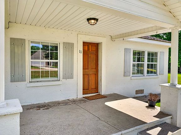 3rd image of 11 Sassafras Dr