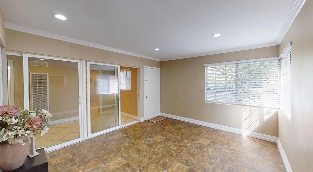 1 bed, 813 sqft, $2,200 — Photo 4