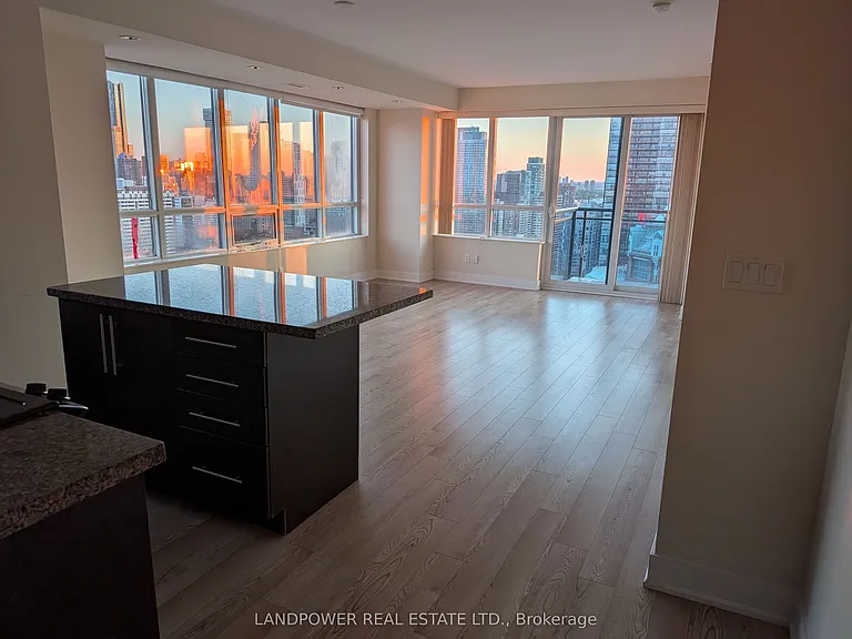28 Linden St #2806 — Photo 1