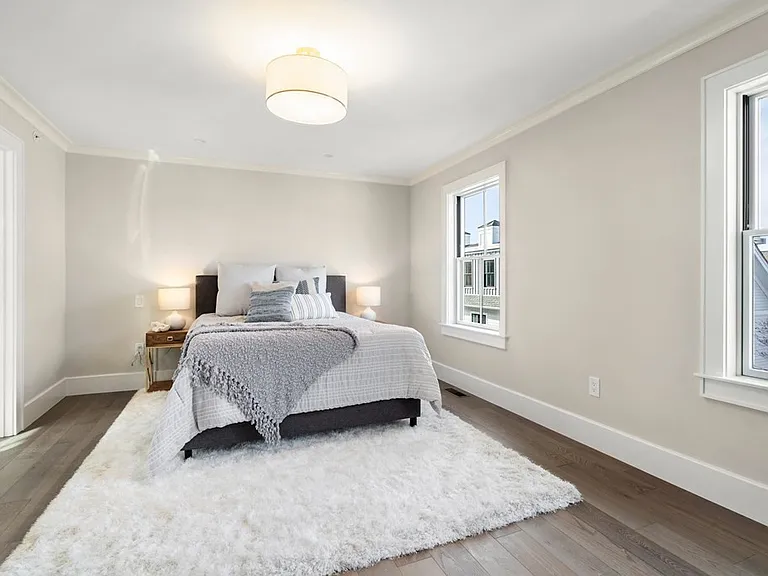 180 Adams St #5 — Photo 9