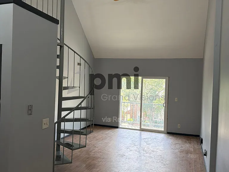 Vawter Street Apartments — Photo 52