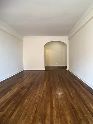 Rented by Kew Forest Realty Inc | media 2