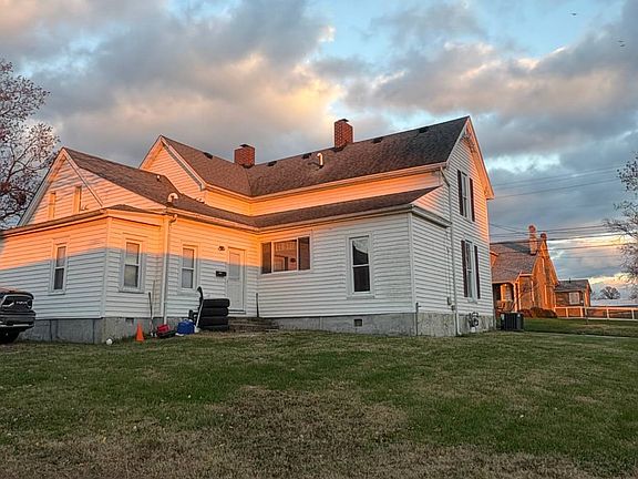 2nd image of 206 N Walnut St