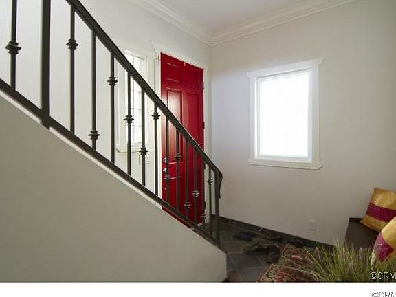 4th image of 2013 Vanderbilt Ln #B