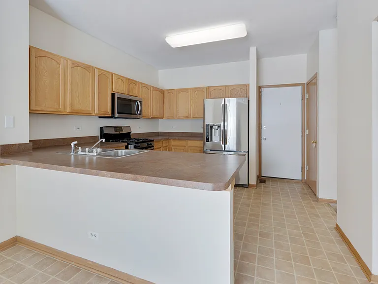 840 Amelia Ct — Photo 8