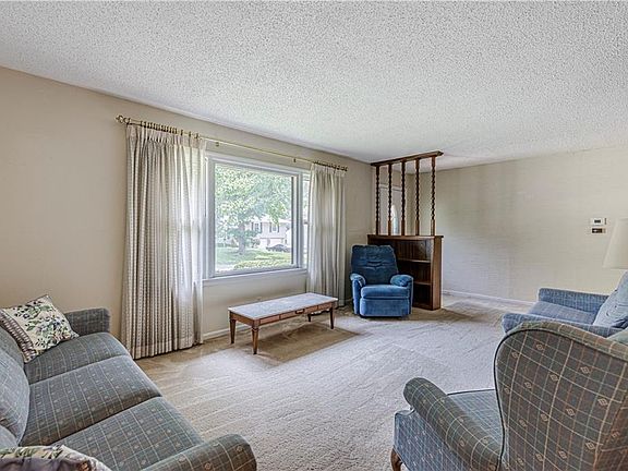 3rd image of 4508 S Willis Ave