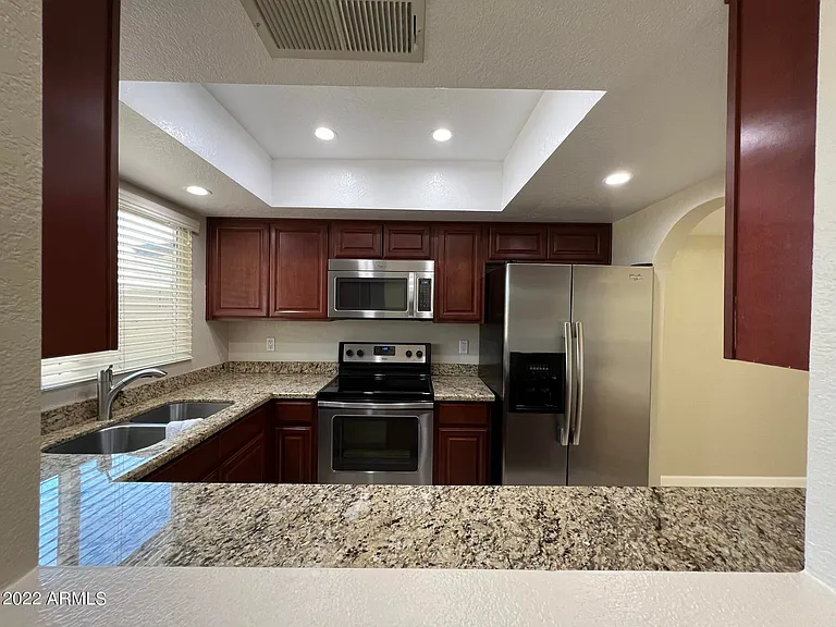 2534 E Villa Theresa Dr — Photo 5