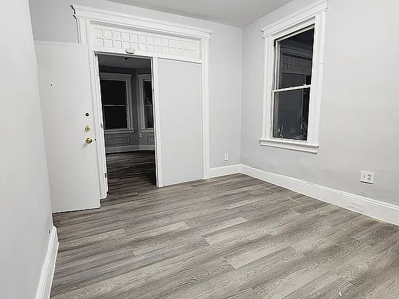 5th image of 1082 Bond St #B4