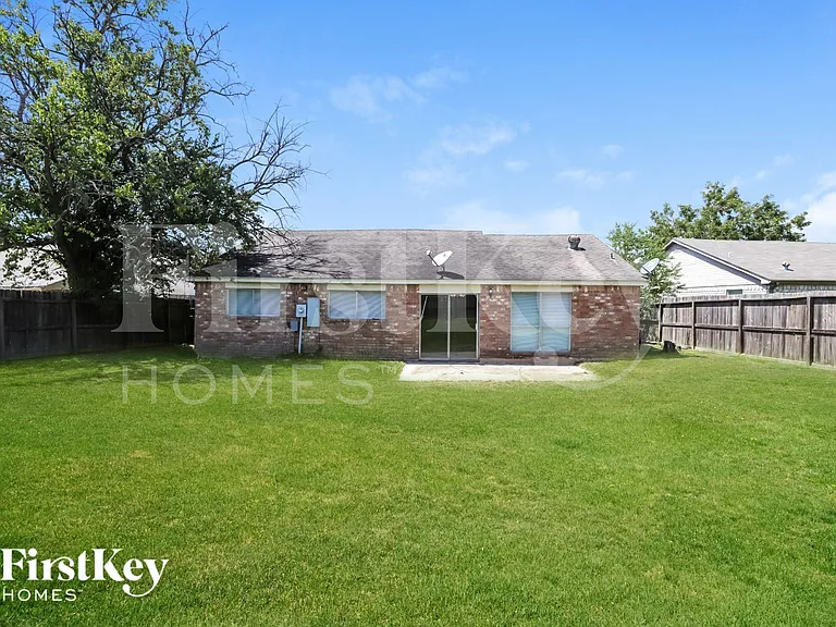 13361 Lake Breeze Ln — Photo 15