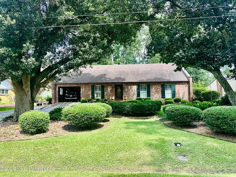 1st image of 903 Morningside Dr