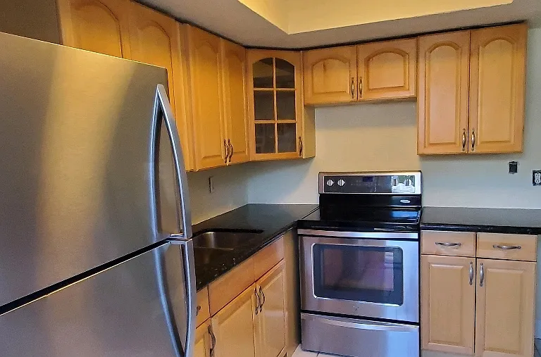 321 SE 12th Ave — Photo 6