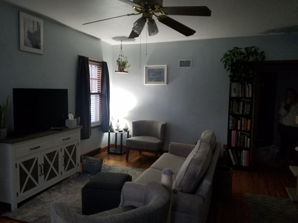 2nd image of 515 E 5th St