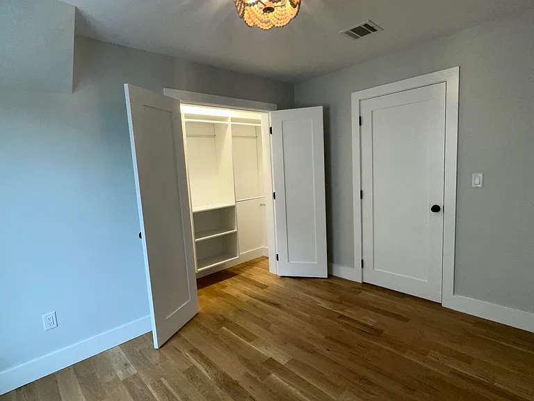 169 Chelsea Ave — Photo 12