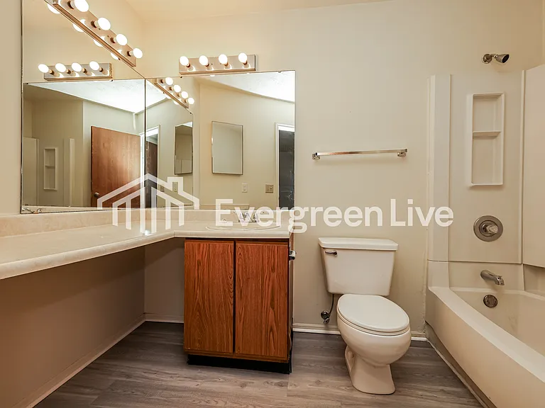 2476 Spring Valley Rd — Photo 9
