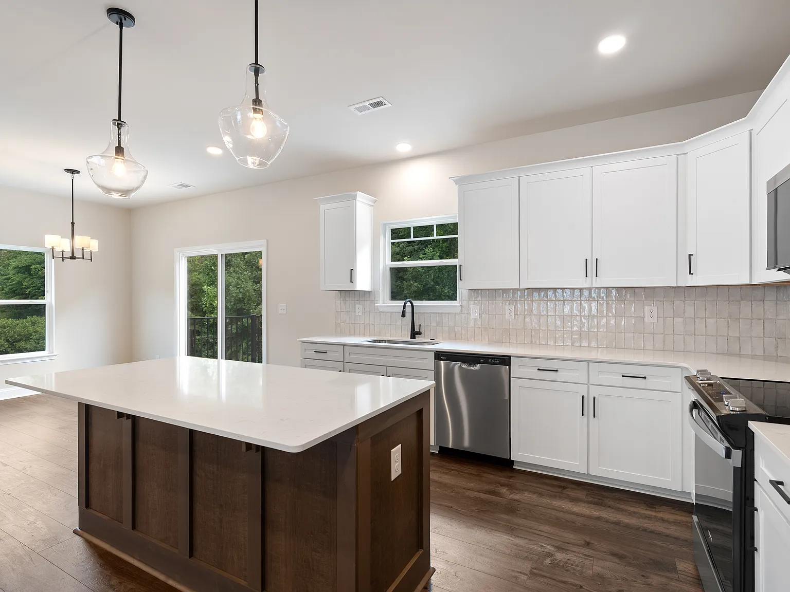 3 bed, 2.5 bath, 2036 sqft, $2,800 — Photo 4