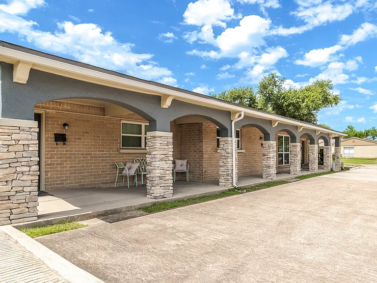 Villages at Parktown Apartment Homes — Photo 5