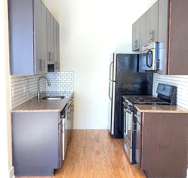 30th St N 1234 — Photo 1