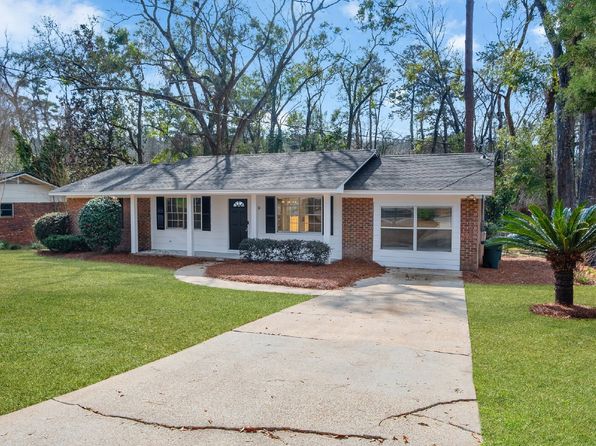 1369 Nancy Dr