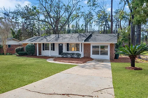 1369 Nancy Dr Photo 1
