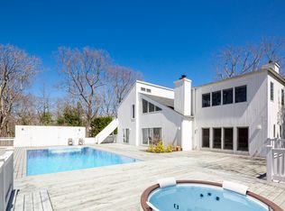 23 N Hollow Dr, East Hampton, NY 11937