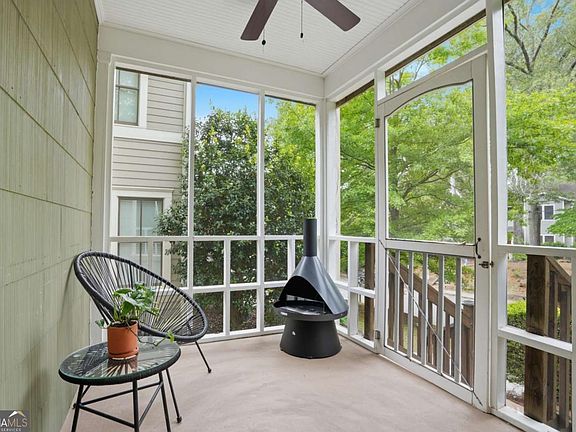 4th image of 446 Ansley St