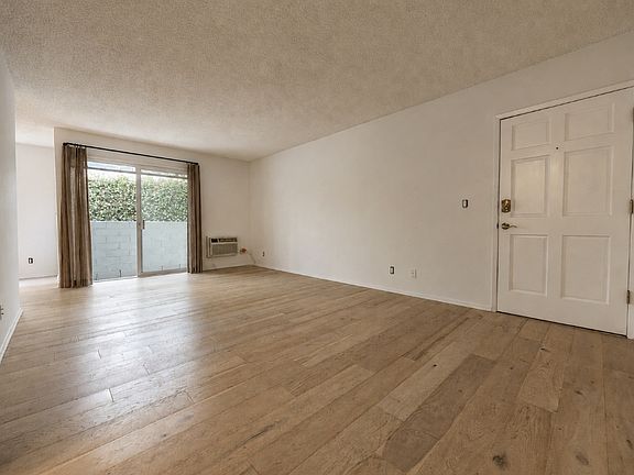 2nd image of 1243 Wellesley Ave #5