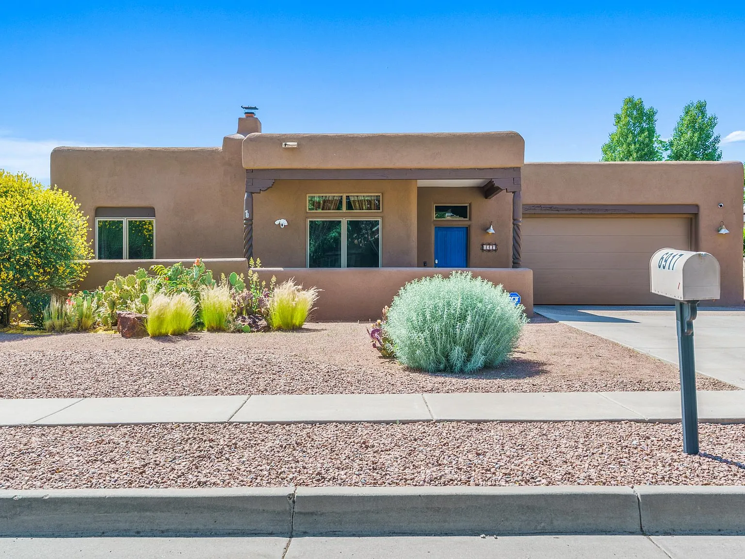 4 bed, 2335 sqft, $5,900 — Photo 3