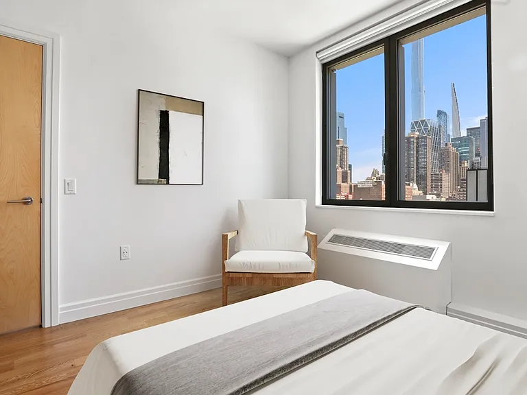 550 W 54th St #2113 — Photo 5