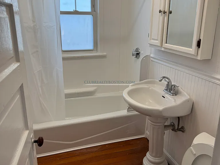 52 Montfern Ave #3 — Photo 19