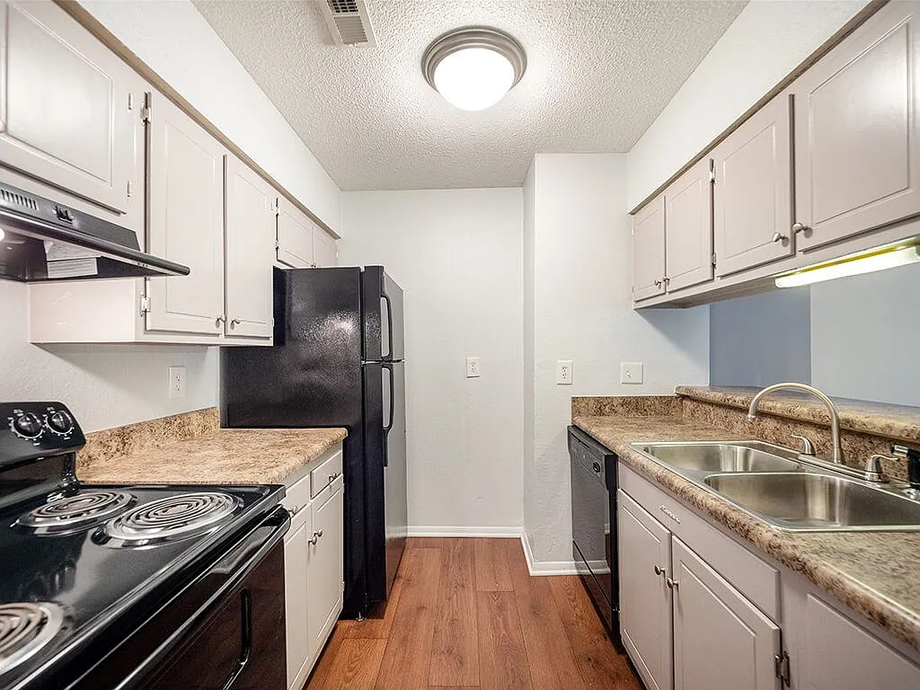 Willow Run Apartments — Photo 2