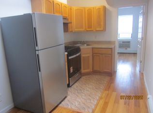 140 Richardson St #1R, Brooklyn, NY 11211