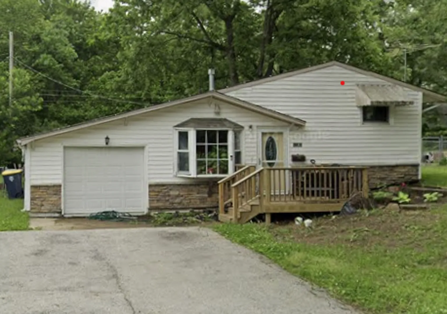 Spacious 3-Bedroom Home with Garage & Large Backyard — Photo 1