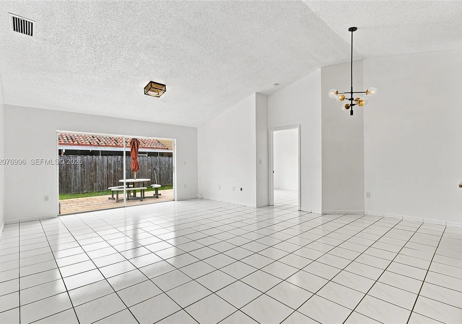 19181 NW 89th Avenue 1, Hialeah, FL 33018 - 6251 — Photo 3