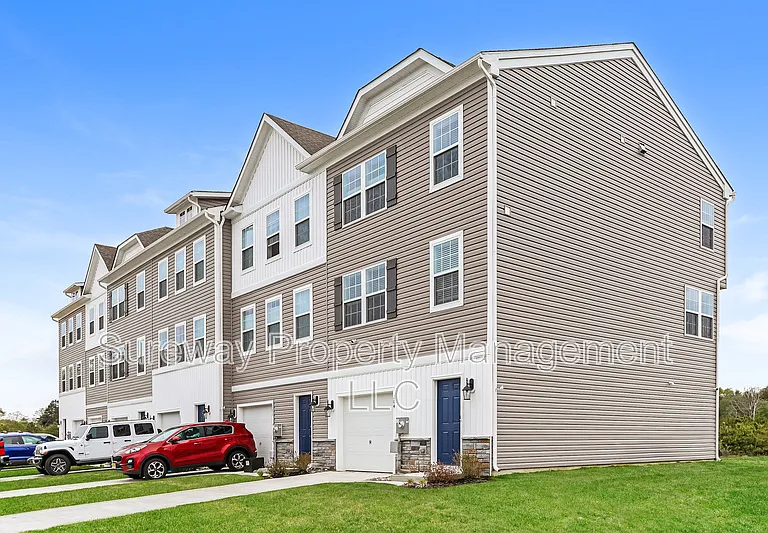 204 Sandy Ridge Rd — Photo 2