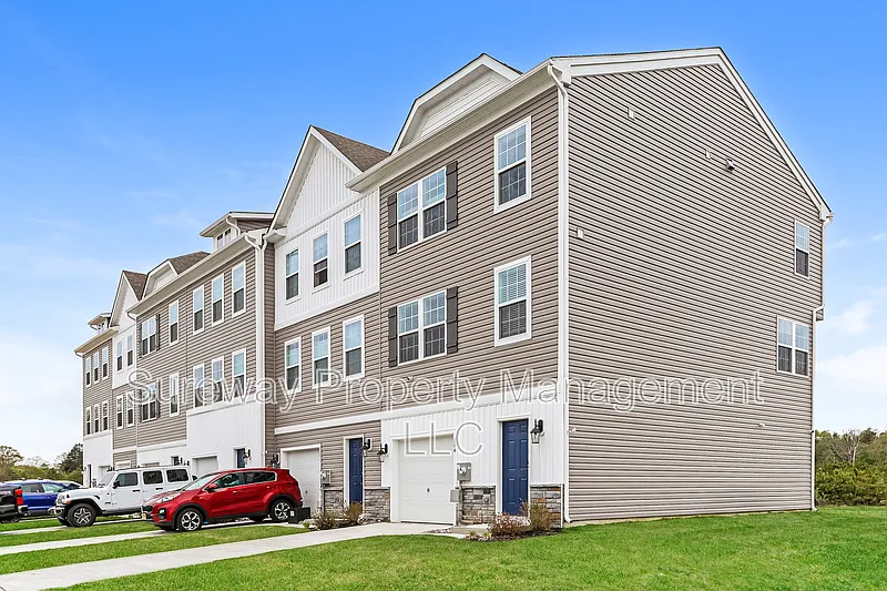 Building Photo - 204 Sandy Ridge Rd