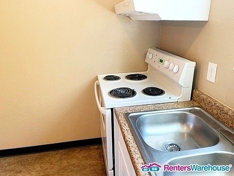 4th image of 2736 S Adams St APT 15