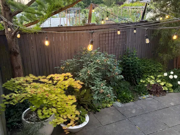 214 Boston St Unit C, Seattle, WA 98109